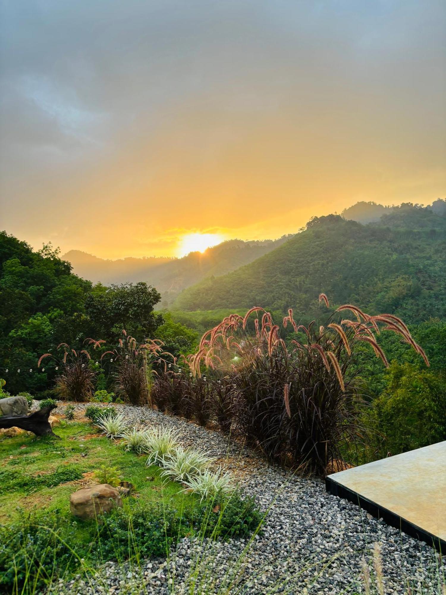 Camping Phutajoy Khaosok แคมป์ปิ้งภูตาจ้อยเขาศก Ban Thung Lang Tham Exterior photo